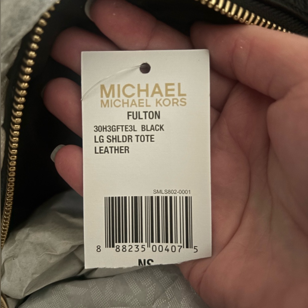 NWT! 🖤 MICHAEL Michael Kors • Fulton Large Leather Shoulder Bag - Black / Gold - Picture 4 of 16